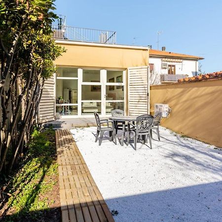 { White Garden } -Comfort, Parking & Wi-Fi- Lucca Esterno foto