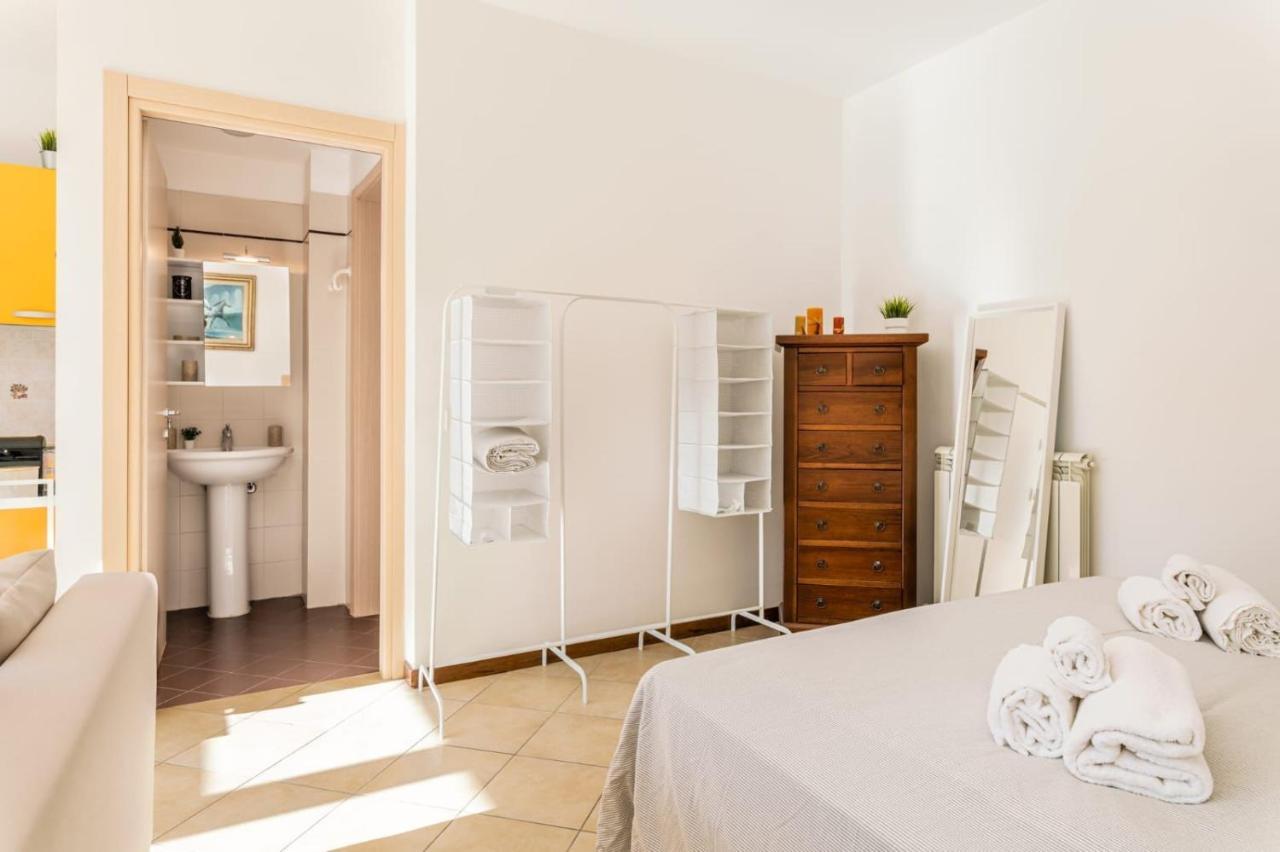 { White Garden } -Comfort, Parking & Wi-Fi- Lucca Esterno foto